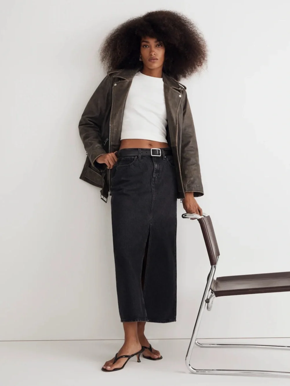 Madewell Denim Mid-Rise Maxi Skirt in Lunar Wash - Picture 2 of 6